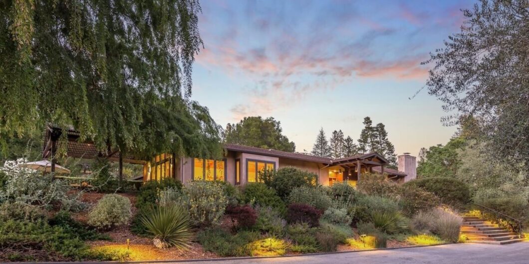 57635C1718734076810 15 Zapata Way
