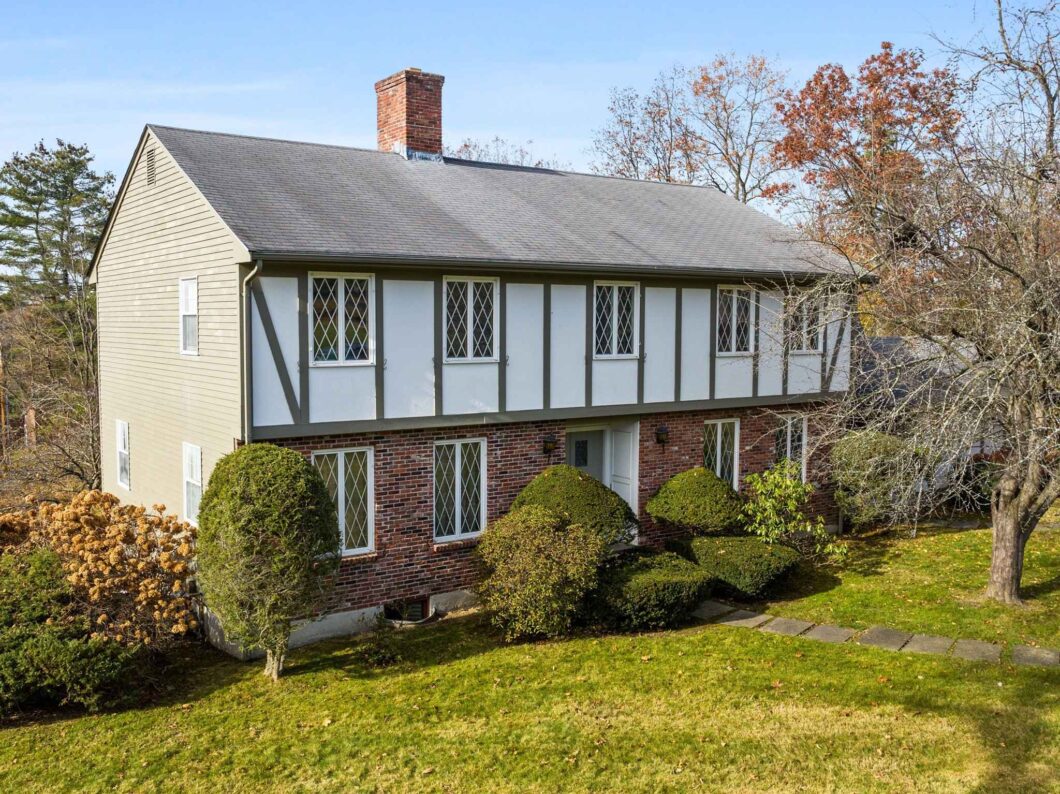 58521C1757603984096 65 Temple Rd