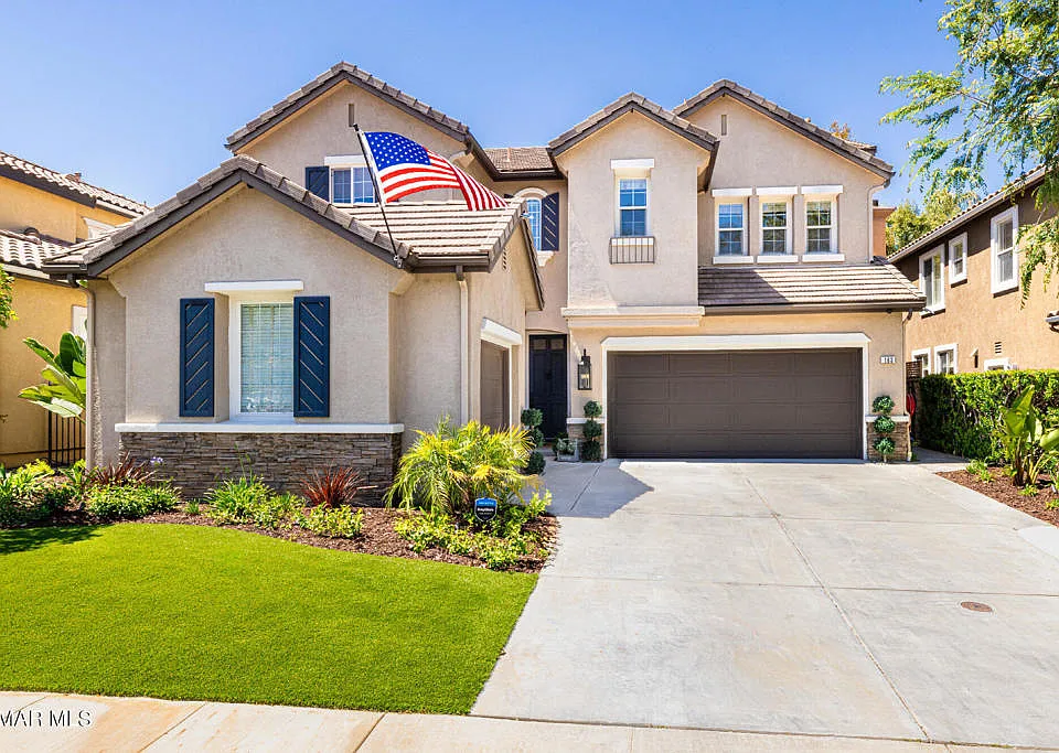 60642C1736739949068 163 Brooks Ct