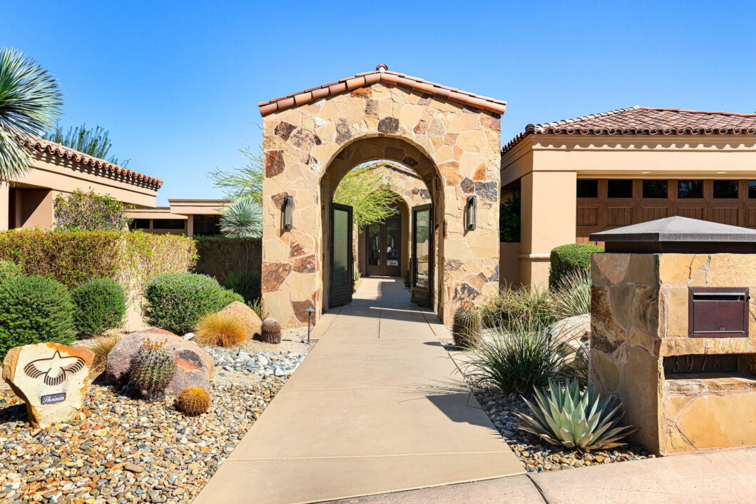 61260C1739966705080 73978 Desert Garden Trl