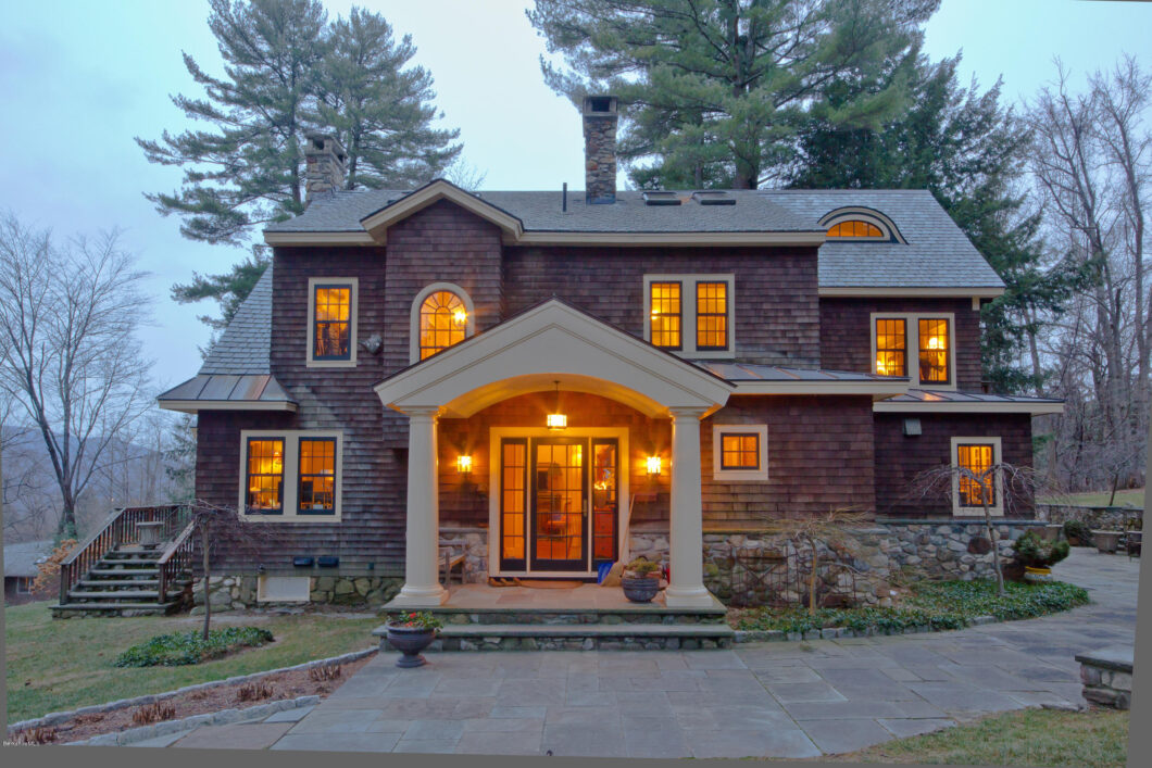 62013C1744603221556 9 Lake Ave