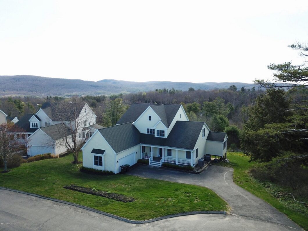 62013C1744609505367 15 Blossom Hill