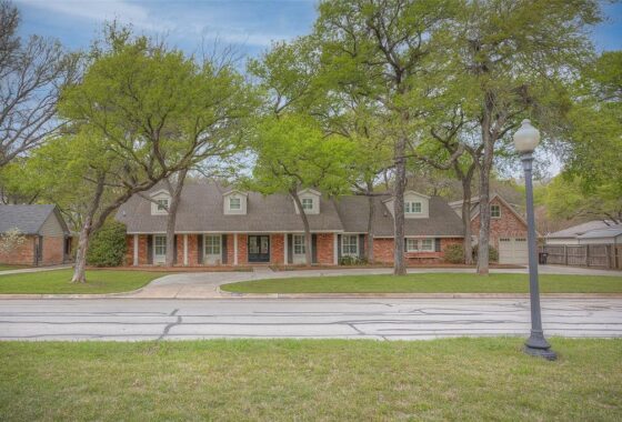 64556C1752090620005 3804 Overton Park Dr