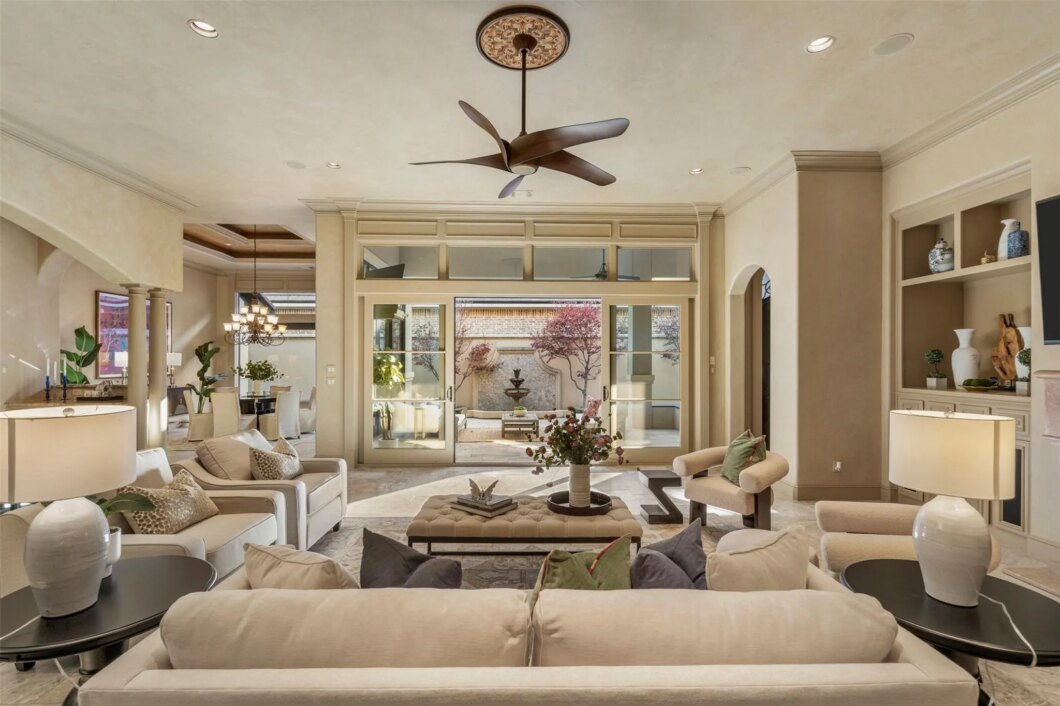 64556C1752090637472 444 Wyndham Crest
