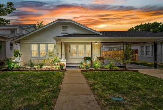 64556C1752090692600 2548 Wabash Ave