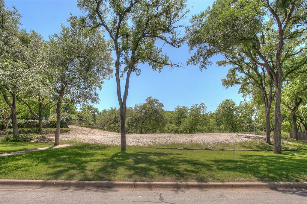 64556C1752090882235 417 Crestwood Dr