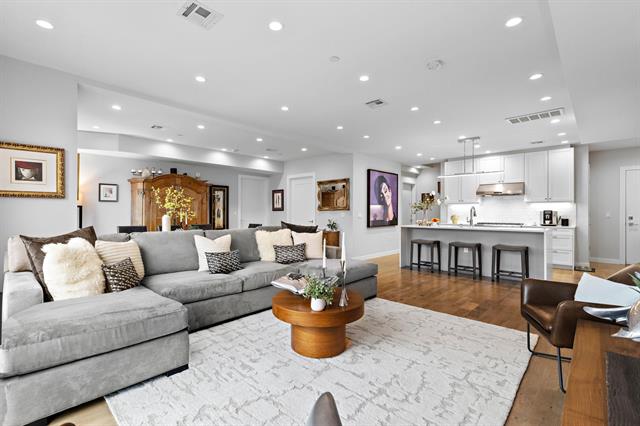 64642C1761317012006 502 Monroe Street