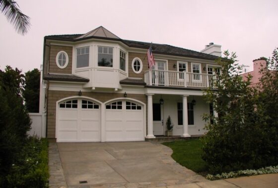 65738 739 Burlingame Avenue