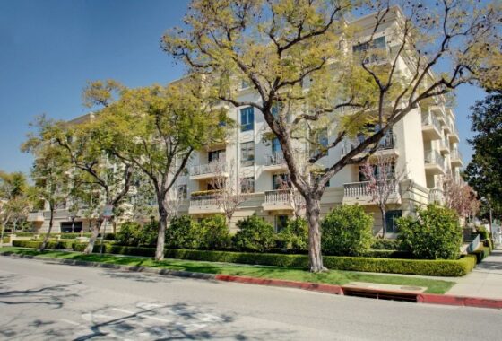 65764 430 North Oakhurst Drive #302