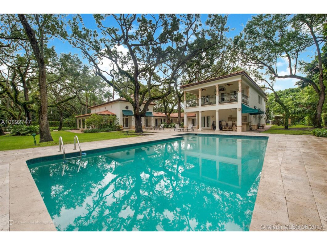 67523 10100 Lakeside Dr.