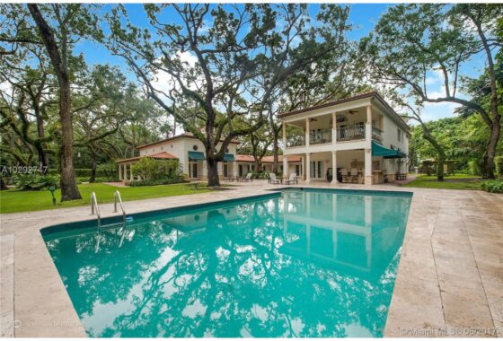 67523 10100 Lakeside Dr.