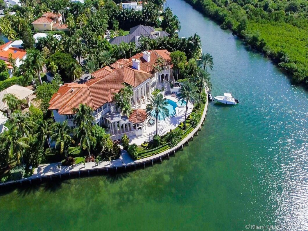67524 260 Cape Florida Dr