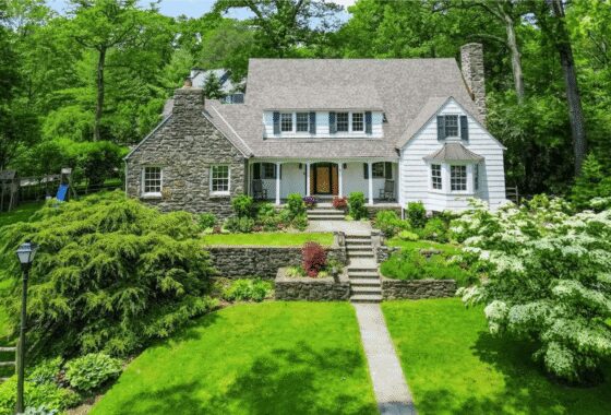 70379C1785254034649 1 Forest Court