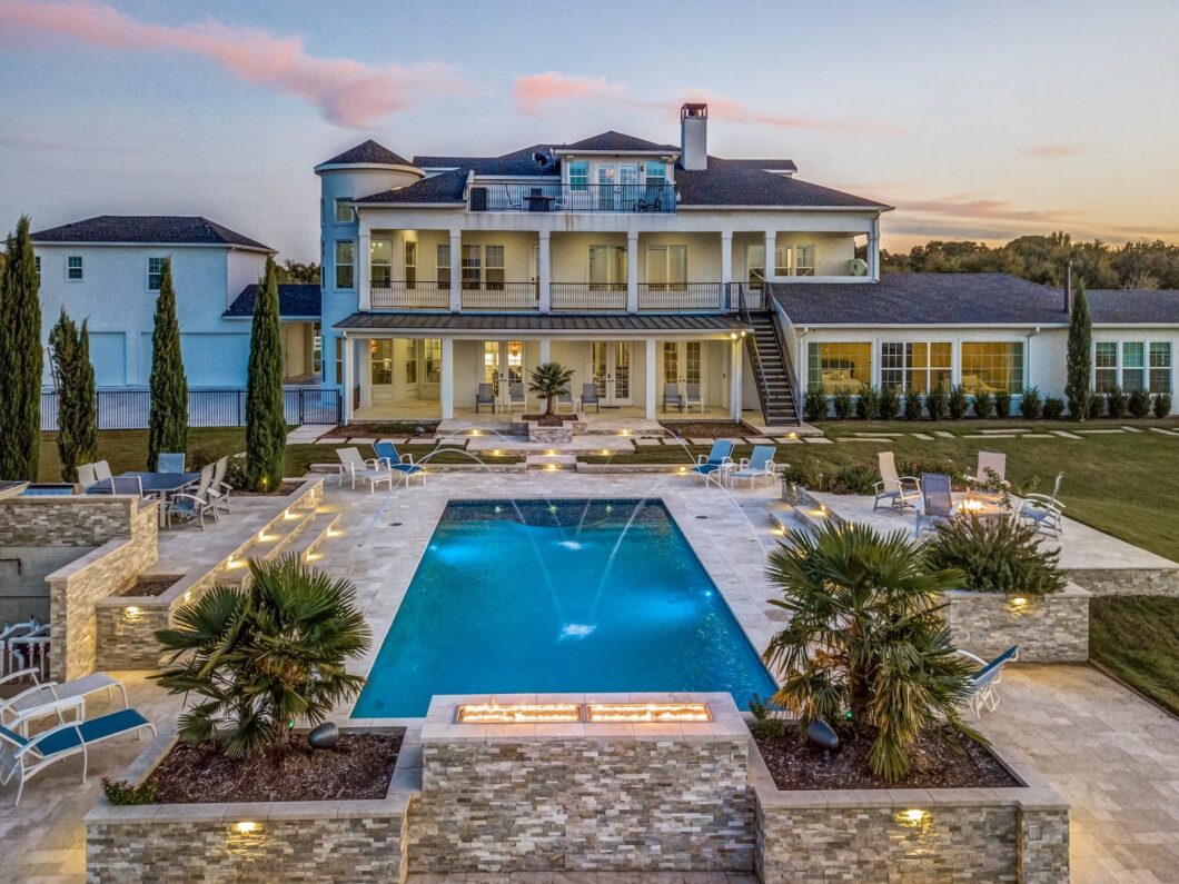 7683C1571680255395 7601 Sierra Lane