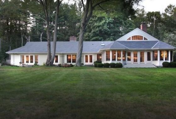 8298C1542299298175 28 Old Concord Road