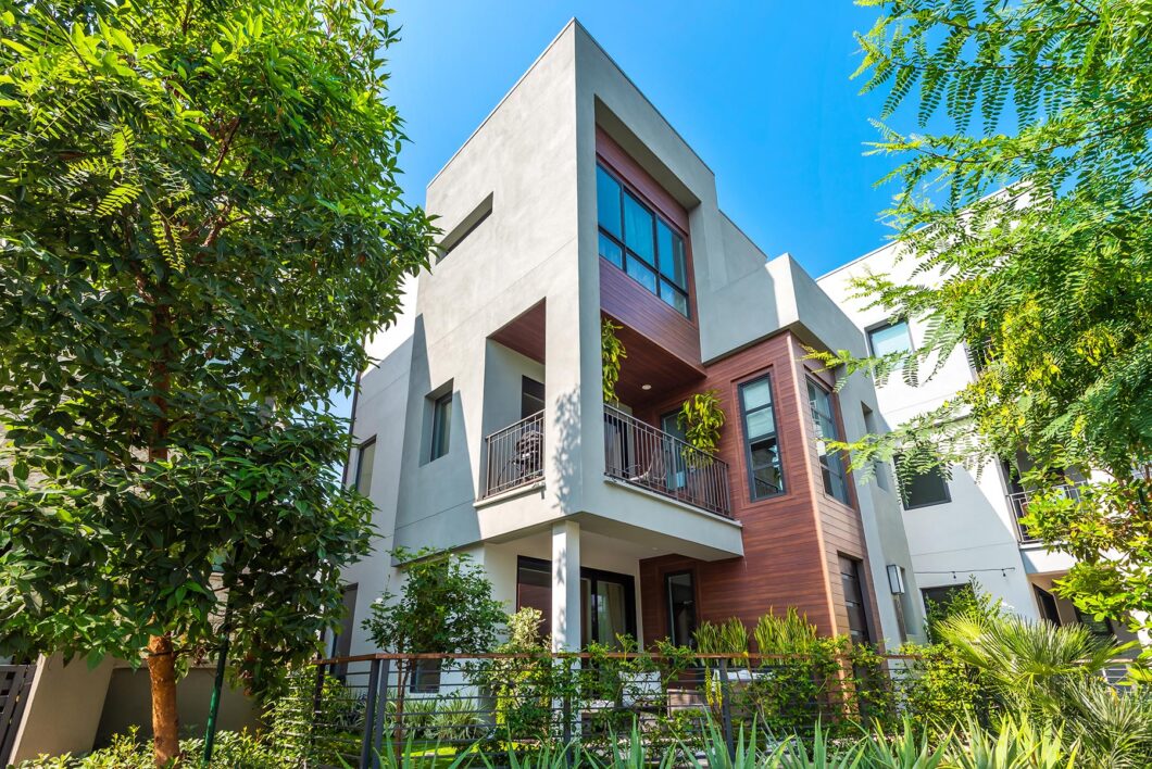 8879C1578959039268 5919 S Westlawn Avenue