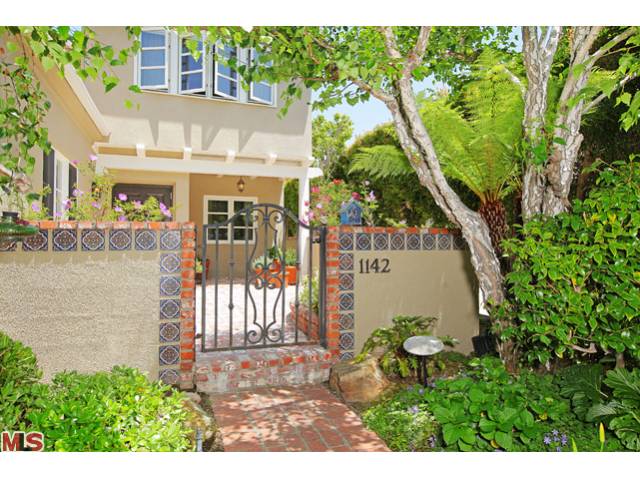 9422C1552611175243 1142 S. Camden Drive