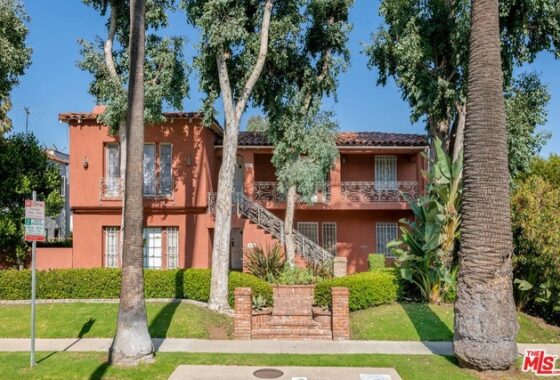 9422C1633121580159 462 / 464 S. Palm Drive