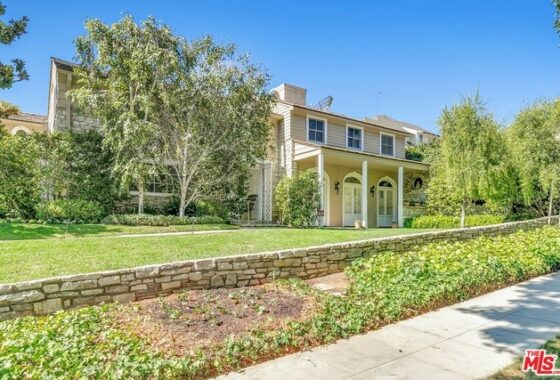 9422C1633987930780 555 Warner Avenue