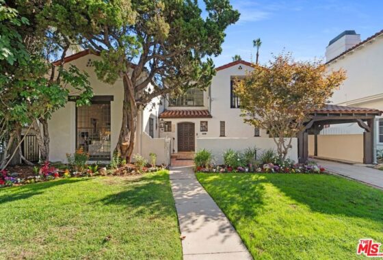 9422C1735939954326 244 S. Rodeo Drive