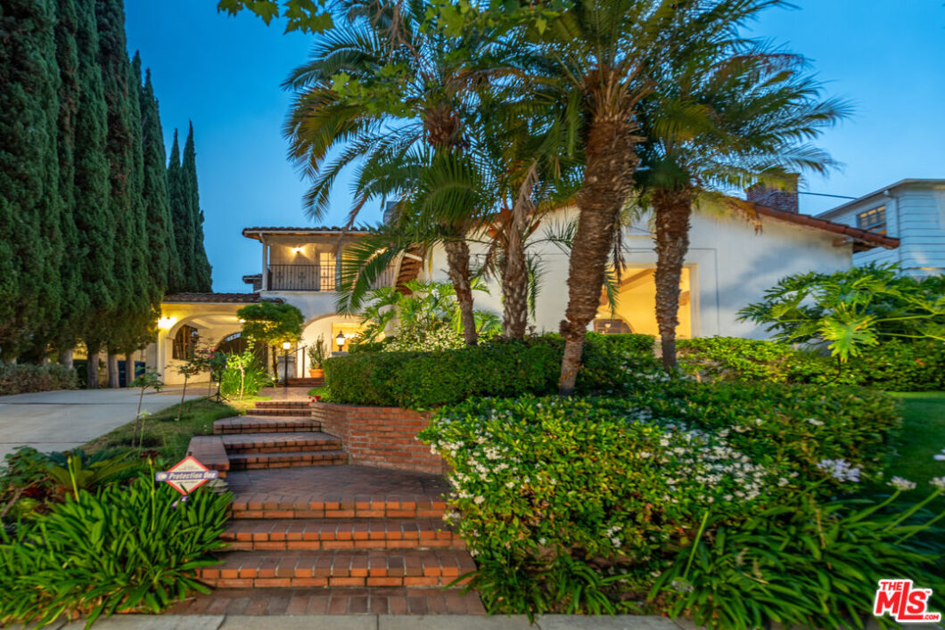 9422C1752526547874 475 S. Rodeo Drive