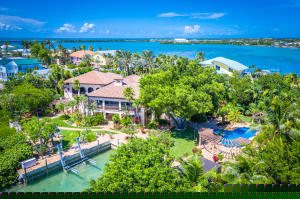 9633C1599242274818 402 Harbour Dr