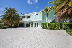9633C1686063784427 120 Venetian Dr