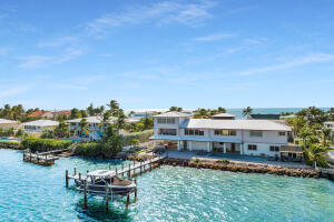 9633C1773323729711 14 E Ocean Dr