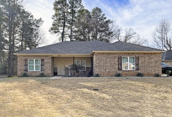 39607C1646172496986 6905 Woodmere Ct.