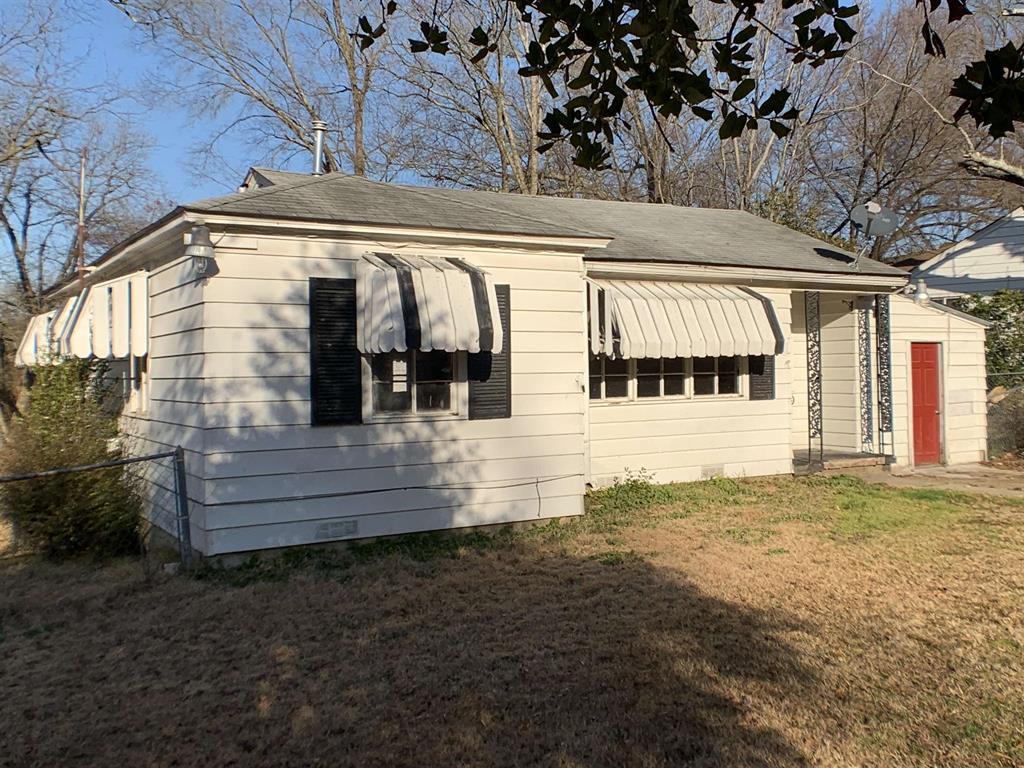 39607C1652106032022 3413 Moore Dr.