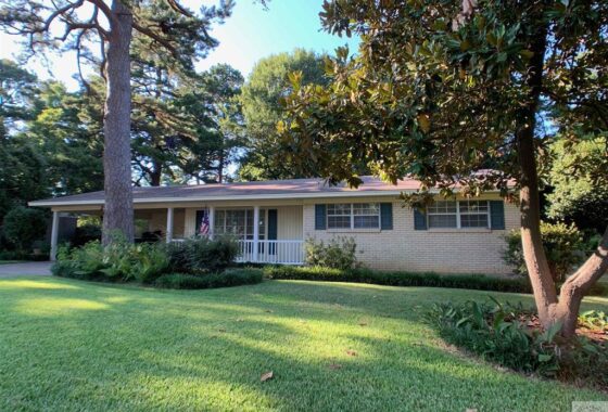 39607C1661965465558 23 Wisteria Dr.