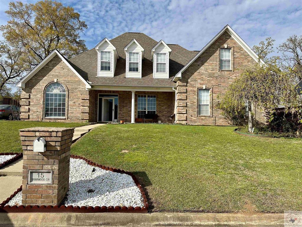 39607C1683813426108 15 Briarwood Cir.