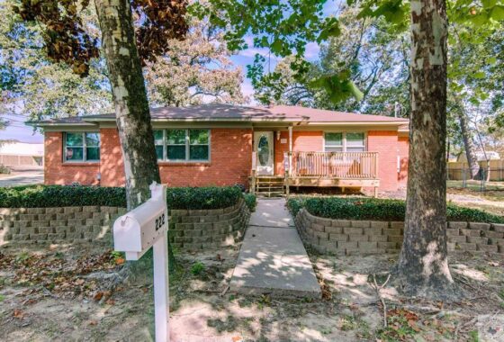 39607C1697487376108 222 Melrose