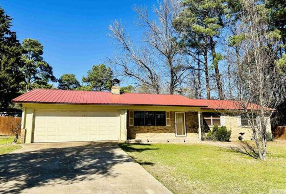 39607C1715379552176 113 Hickory
