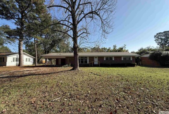 39607C1741131850621 114 Hall St.