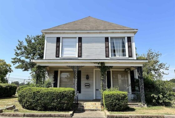 39607C1747065058405 711 Olive St.